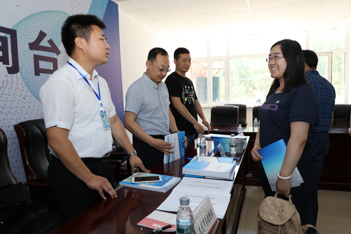 市委書記韓立華蒞臨我校，為師生解讀社會(huì)經(jīng)濟(jì)咨詢服務(wù)新趨勢(shì)